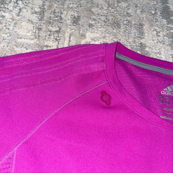 🏷️ 5 for $25 ADIDAS Athletic Tee - Picture 4 of 10